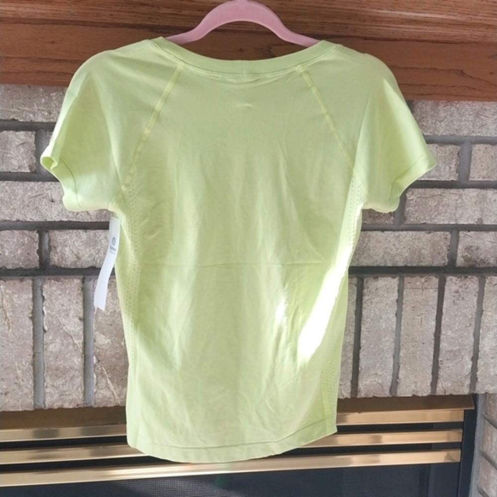 Mono B NWT Women's Fitted Short Sleeve‎ Athletic T-Shirt Sz Medium Dusty Lime - Picture 3 of 7